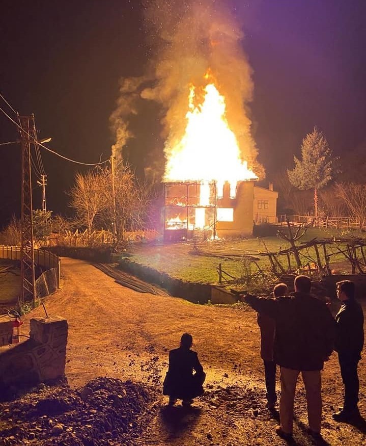 Fatsa’da ev yangını