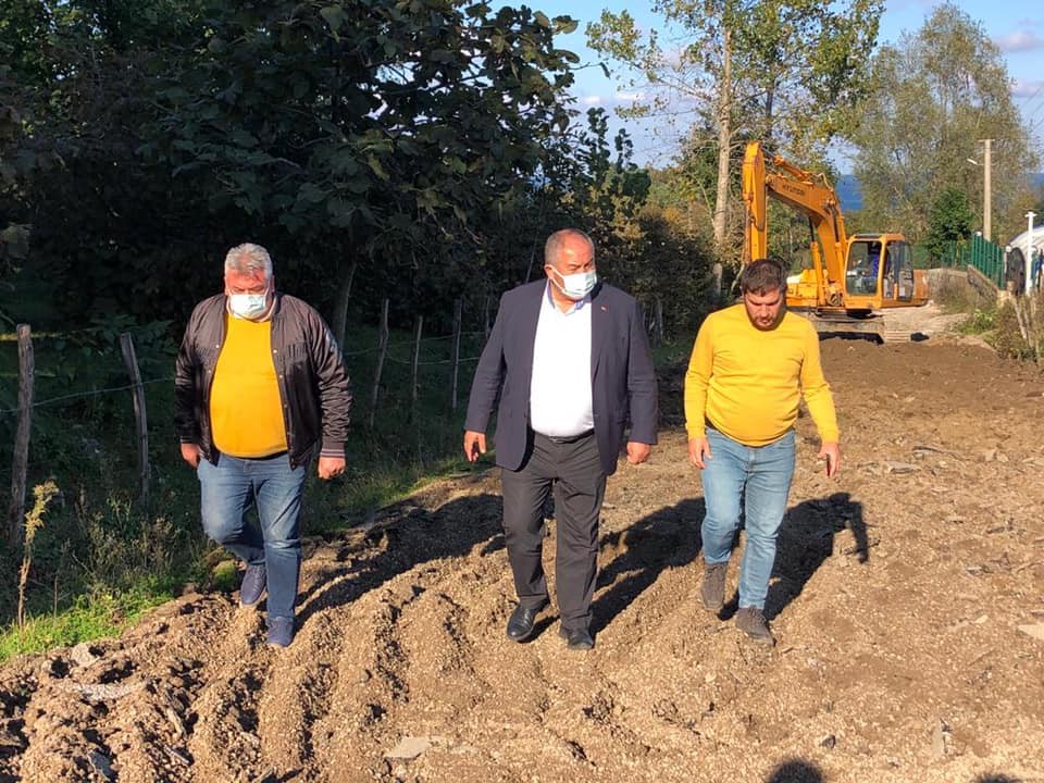 Başkan Tandoğan, asfalt yapılacak alanda incelemelerde bulundu