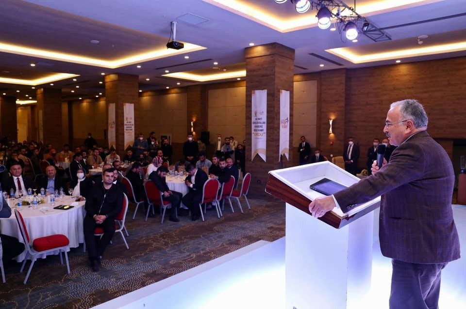 Cumhurbaşkanı Erdoğan AK Parti’li gençlere seslendi: “Durmak yok yola devam”