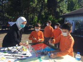 Öğrenciler, tarihi ’Ebru sanatı’ ile tanıştı