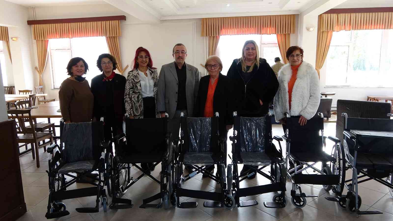 Türk Kadınlar Birliği’nden engellilere 6 adet tekerlekli sandalye