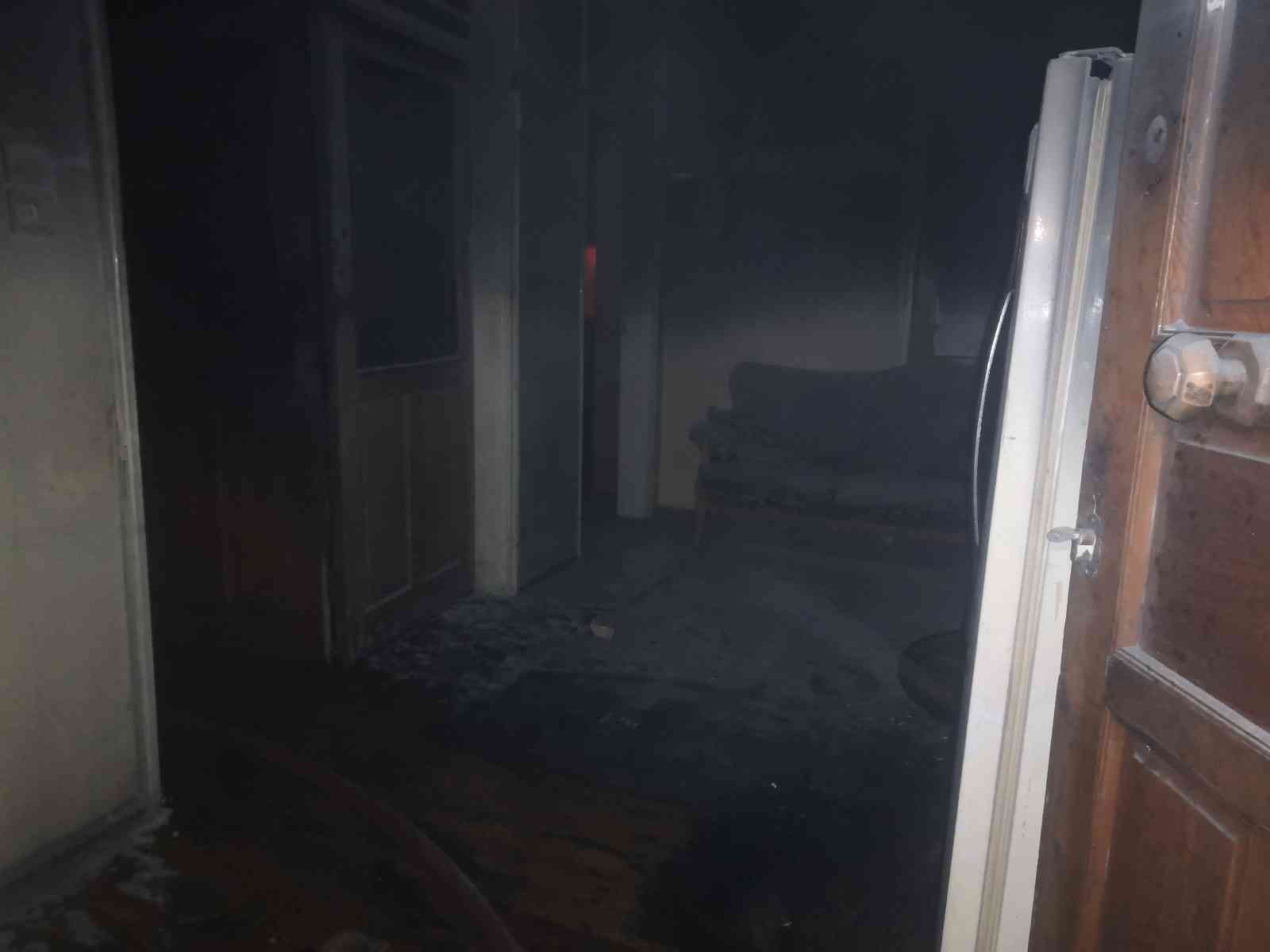 Ordu’da evde sobadan çıkan yangında 2 kişi dumandan etkilendi